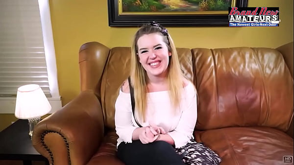 Blonde Babe Stacie Is Rimming & Sucking 4 Da Role! thumbnail