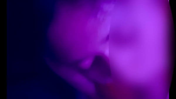 Cogiendo y mamando en mi cuarto 