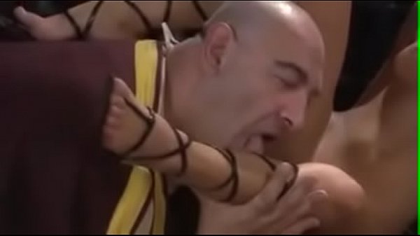 Roberto Malone ataca chupando e sendo chupado