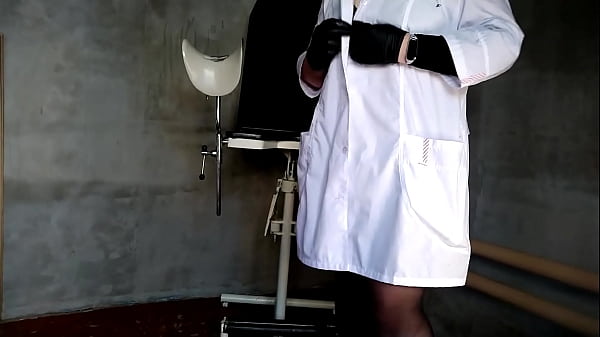 Mature hot nurse with saggy big breasts took my sperm sample