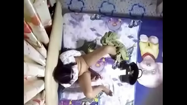 Play MP4 - beautiful woman masturbating squirt