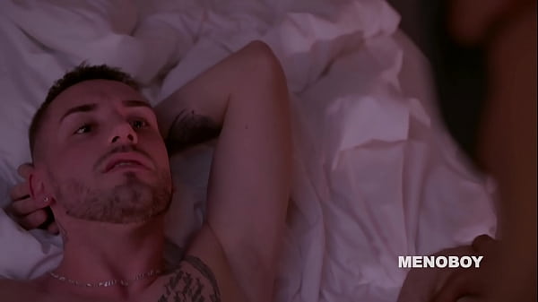 Nathan Madness Surpris Au R&eacute;veil Par Une Grosse Queue De Rebeu thumbnail