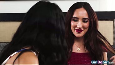 Nonton Who Wants To Get Dirty And Messy With Me?busty Latina Chloe Amour Throatfucked By Petite Jasmine Sherni With A Dildo Before Shes Fucked And Facesitted thumbnail