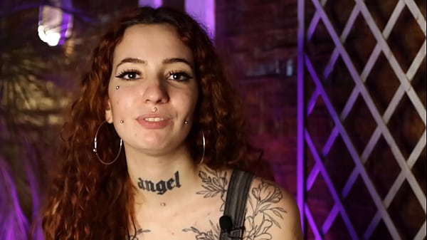 Joven latina hace casting porno