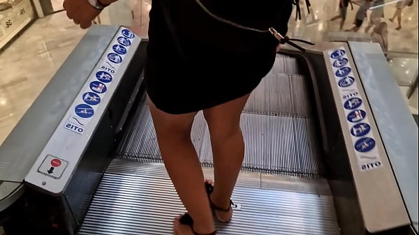 Nonton Ella Se Va Conmigo A Mi Apartamento Y La Pasamos Rico thumbnail