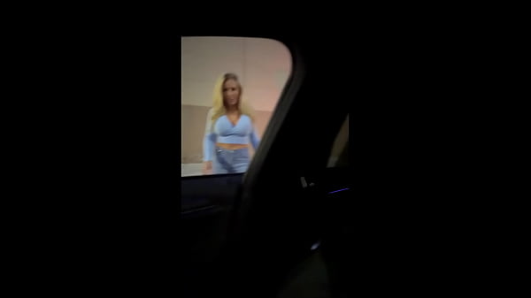 Nonton Big Tit Blonde Fucks Uber Driver In Exchange For A Ride And Asks For A Creampie thumbnail