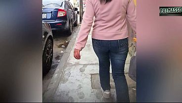 On the street and at the exit of the supermarket a stranger approaches me and convinces me to fuck him in exchange for helping me financially, I did not resist and accepted. 