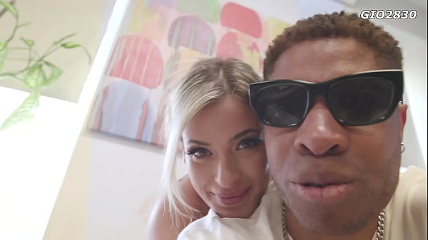 Behindthe pissing scenes 204_Wet Julia North_Ria SunnMore info in description