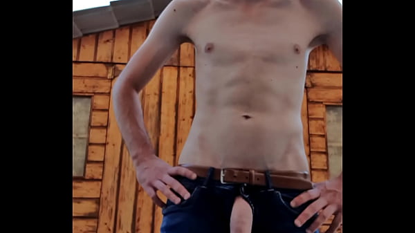 Play MP4 - Je montre ma bite en public