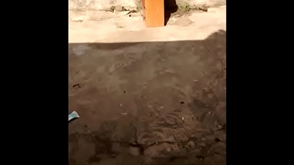 Elvie slutty en ext&eacute;rieur partie 3