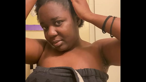 EXPOSED nude hairstylist behind thescenes