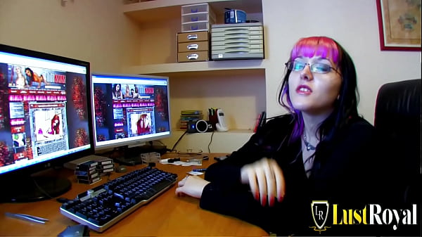 Crazy teen_Ginger Roze squirted while fingering andass fucked