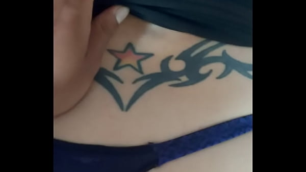 Play MP4 - Motoboy veio entregar o sedex mas pedi para subir pois eu estava saindo do banho&excl;