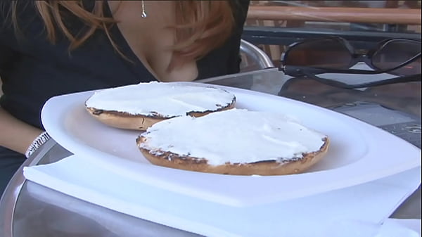 Play MP4 - meeting with a sexy milf ends with a fuck in bed