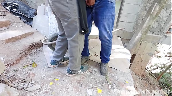 Four bricklayers make fun of the project they are working on! 