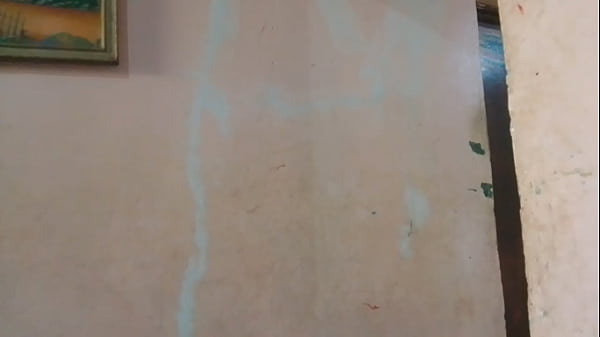 Le muestro mi gran culo a mi vecino pervertido porque le encanta mucho mi culo 