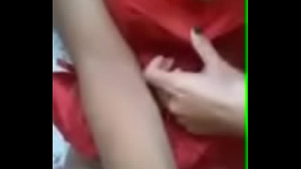 Novinha mostra seios_no Periscope