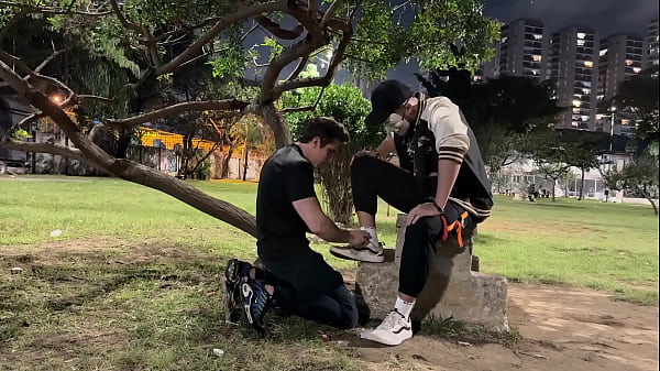 PUTINHA DE ESTIMA&Ccedil;&Atilde;O GOSTA DE SER ESCULACHADA NA PRA&Ccedil;A 