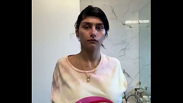 Mia siendo mia