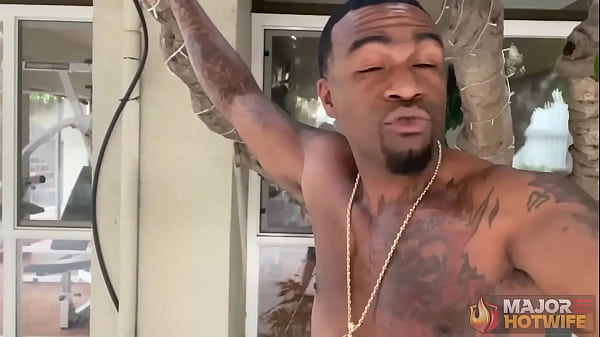 Syren de mer swallows rome major's big warm cumshot 