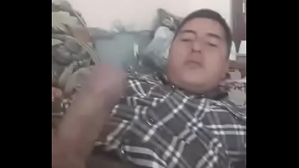 Nonton Chico Caliente thumbnail