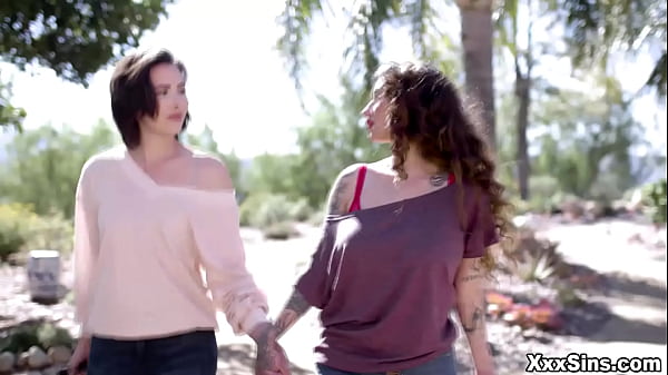 XxxSins comThis iswithoutquestion one ofthe hottest most amazing threesomes I have everseen The true revelation was Arabelle Raphael sperformance