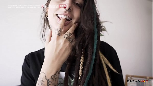 MORENA CACHORRA TRANSA EM ONIBUS NO MEIO DO DESERTO 