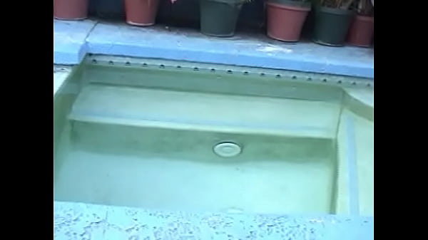 Play MP4 - AM 1227 05