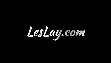 Nonton A Relaxing Massage Turns Into Sensual Anal Exploration thumbnail