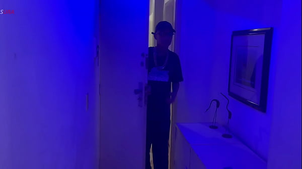 Play MP4 - Sendo marretada pelo seu primo a Mii Angels entra em cena pra dar a bucetinha apertada