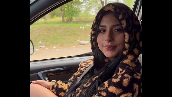 Desconocido se folla a una hermosa chica colombiana con grandes tetas y un enorme trasero