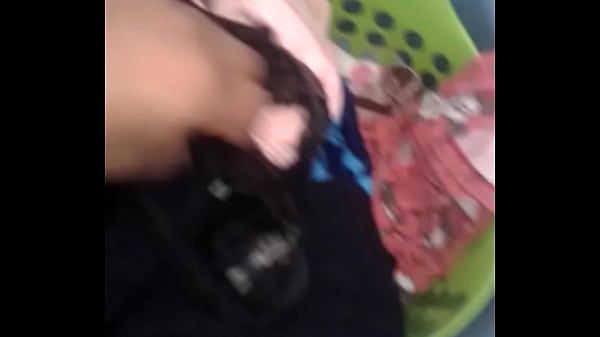 Nonton Ricos Pantis thumbnail