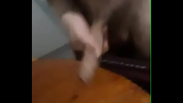 Tony53197 juega consu verga al ritmo de lamúsica