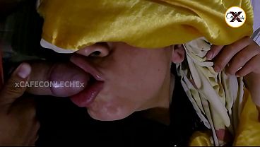 La hermana de mi novia se acuesta en mi cama y su culo grande es penetrado por mi verga 