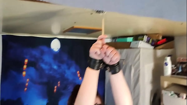 Play MP4 - Hard whipping a ballgagged drooling sub slut HD