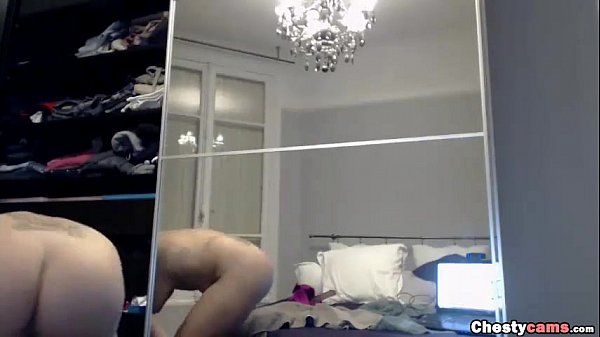 Play MP4 - Brunette before going out