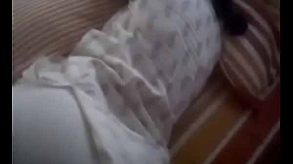 Nonton Spying On S. Mom thumbnail