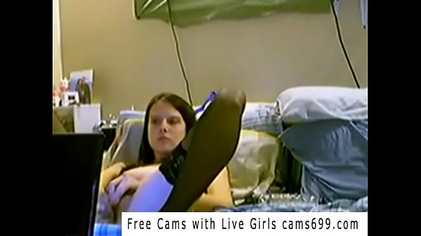 Cute Teen Masturbates Web Cam