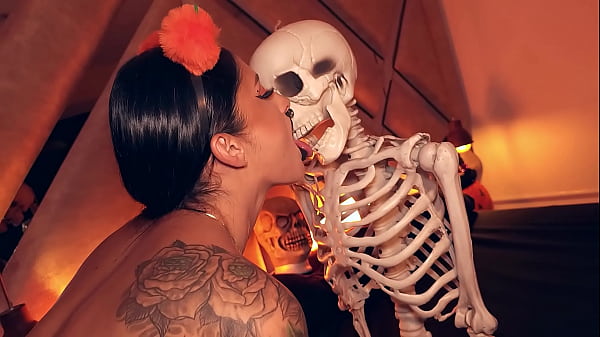 Voodoo Girl Gets Anal Creampied thumbnail