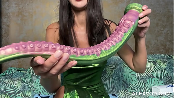 Play MP4 - Hotkinkyjo in sexy green dress fuck her ass with long dildo from sinnovator&comma; anal fisting & prolapse