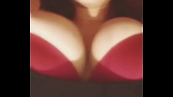 Please who is she what is her name ig instagram 