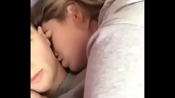 Play MP4 - Neck kiss