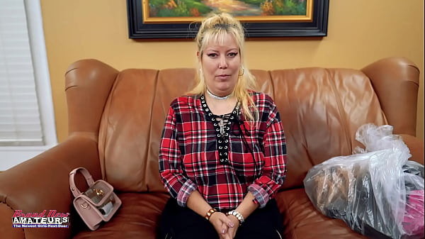 Blonde Milf Hottie Nikki J Enjoys Giving A Bj To Get Her Pussy Fucked! thumbnail