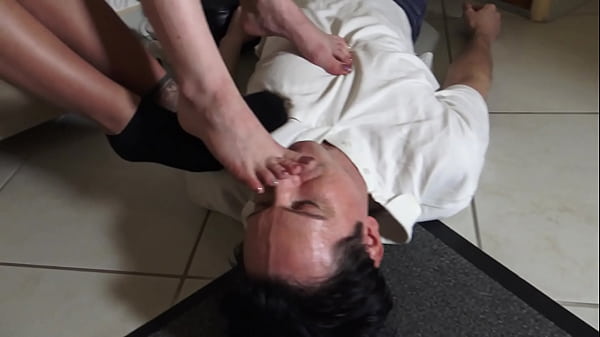 Brats Girls Stinky Feet Sniffing Domination! thumbnail