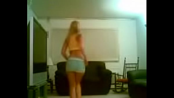 Upskirt Ass Shaking In Tight Jean Miniskirt –