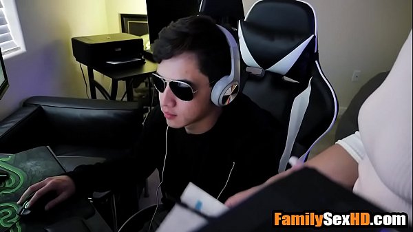 Stepsister bribes her nerdy gamer stepbro with sex 