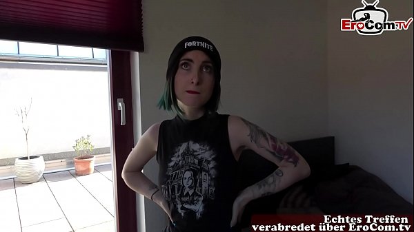 Play MP4 - Deutsche punk teen WG Mitbewohnerin zum sex gen&ouml;tigt