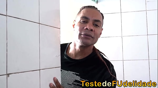 Play MP4 - Foram pra favela dar pro amigo super dotado