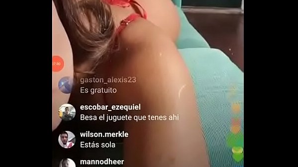 Nonton Se Le Ven Las Tetas Y La Concha thumbnail