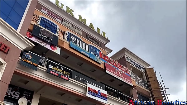 Nonton Huge New Vibrator For Ebony Hoodrats thumbnail